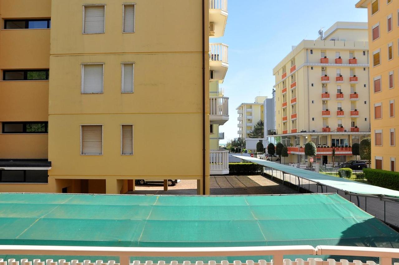 Nice Two-Bedroom Apartment 150M From The Beach Bibione Luaran gambar