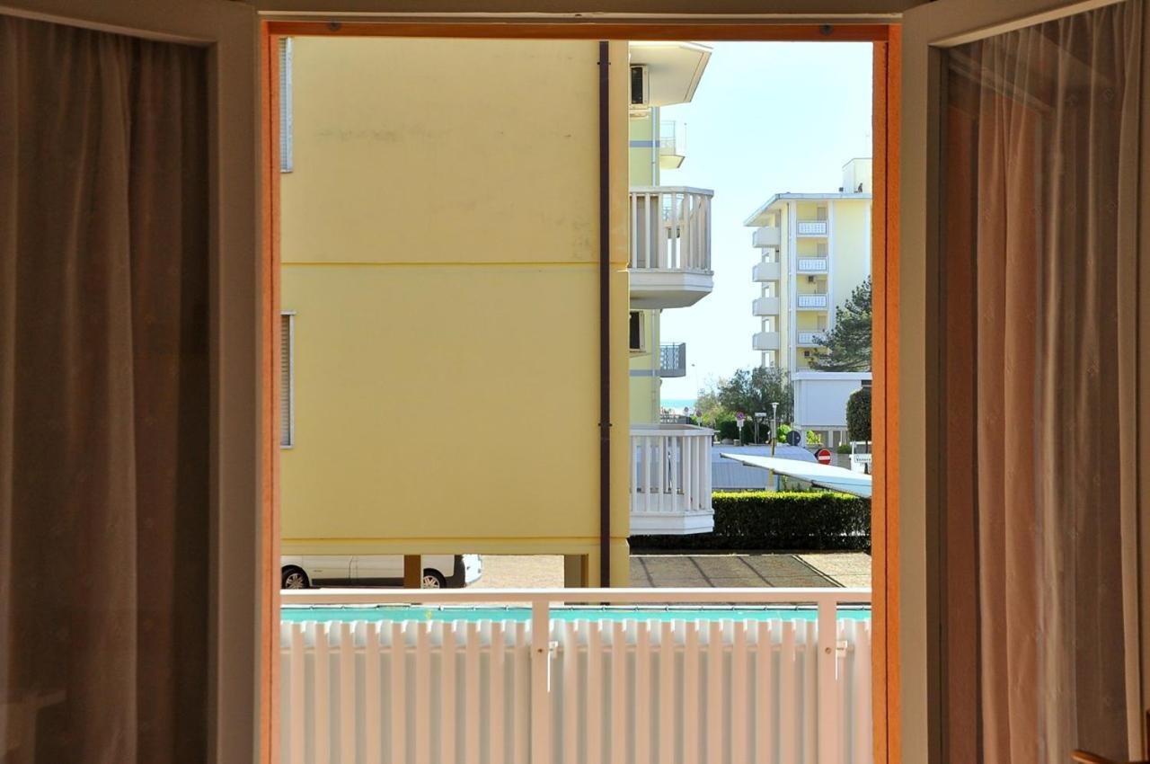 Nice Two-Bedroom Apartment 150M From The Beach Bibione Luaran gambar